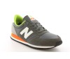 Chaussure New Balance U420 en gris et orange.
